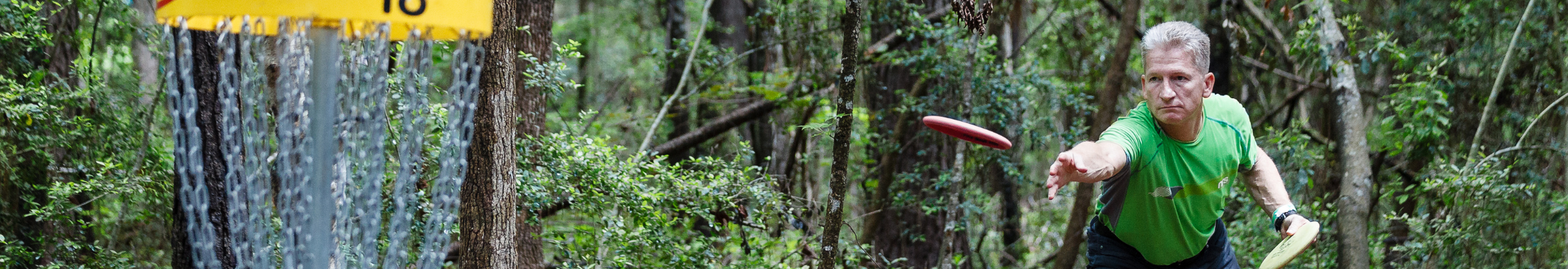 Man playing disc golf